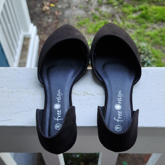 Women's Black Slip On Flats - Picture 3 of 3